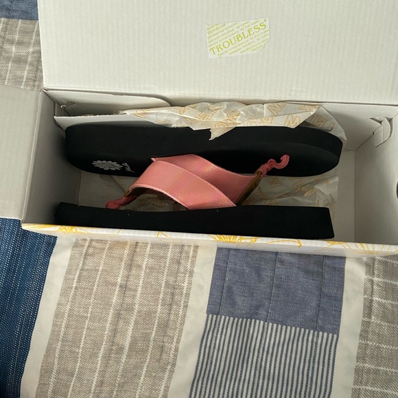 Yellow Box Pink and Black Sandals - Picture 4 of 6